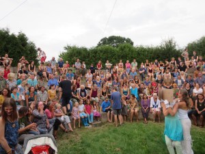 Nometnes atklāšana amfiteātrī